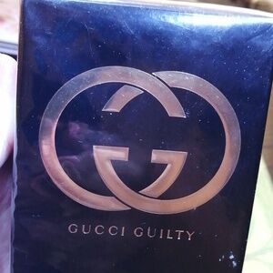 Gucci Guilty Perfumised Body Lotion 200 ml Patchouli, Peach, Lilac, Amber Notes